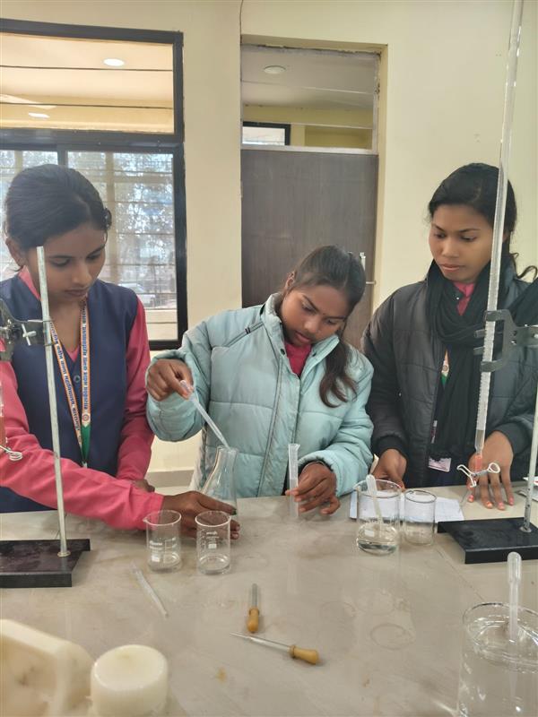 Girls College Balrampur | Government Girls College Balrampur - CHEMISTRY LAP 